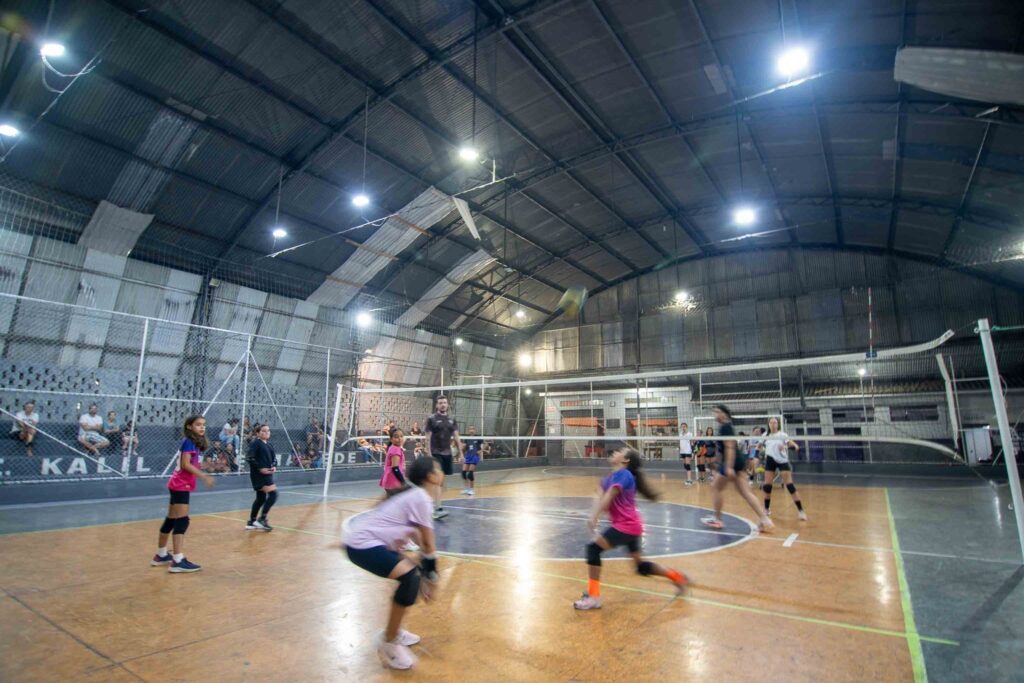 Aula de vôlei Zona Leste